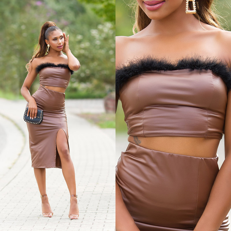 Glossy Kunstleder Bandeau Crop Top mit Deko Kunstfell