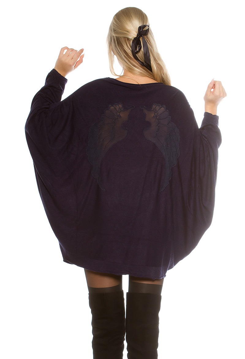 Extravaganter Oversize-Longpulli mit XL-Fledermaus-Ärmel