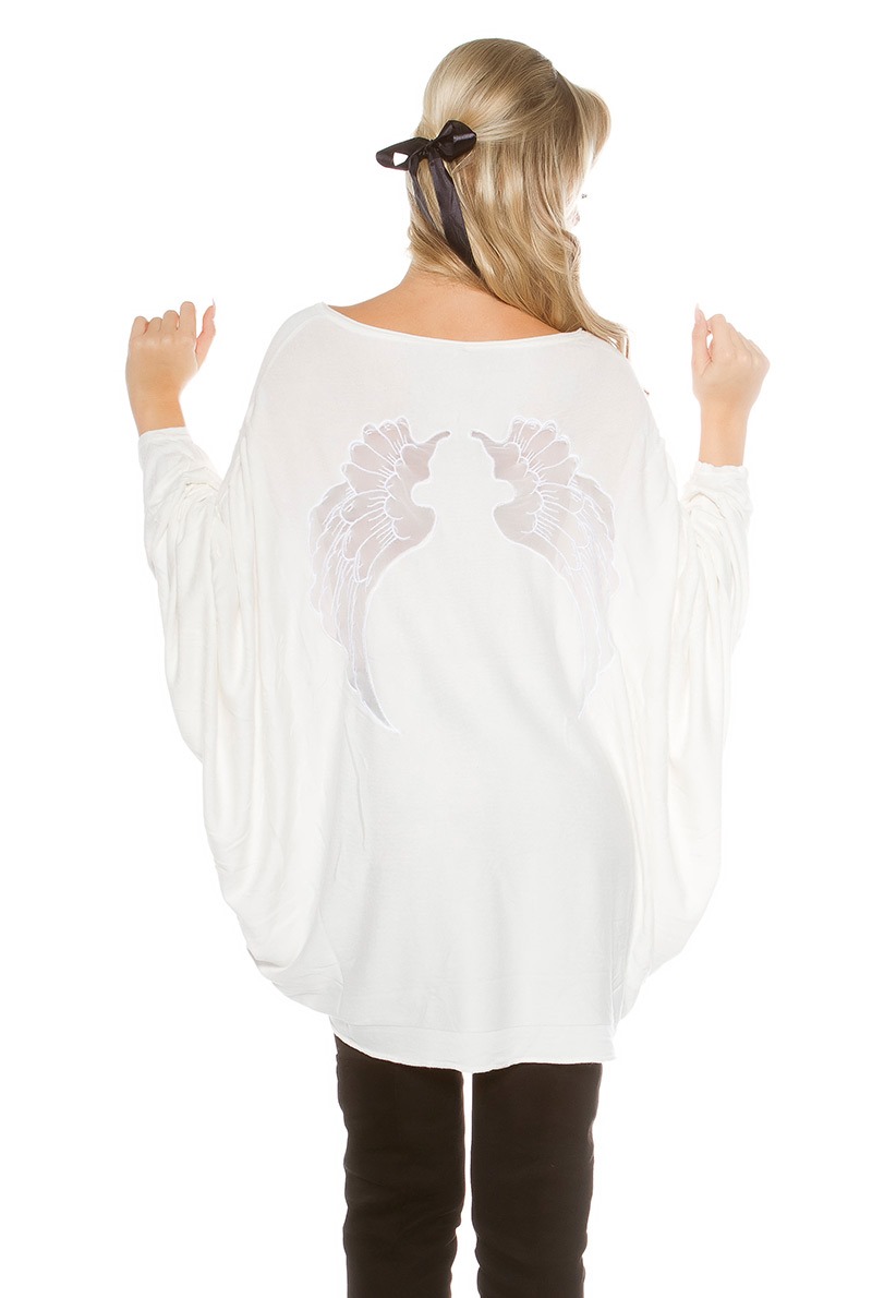 Extravaganter Oversize-Longpulli mit XL-Fledermaus-Ärmel