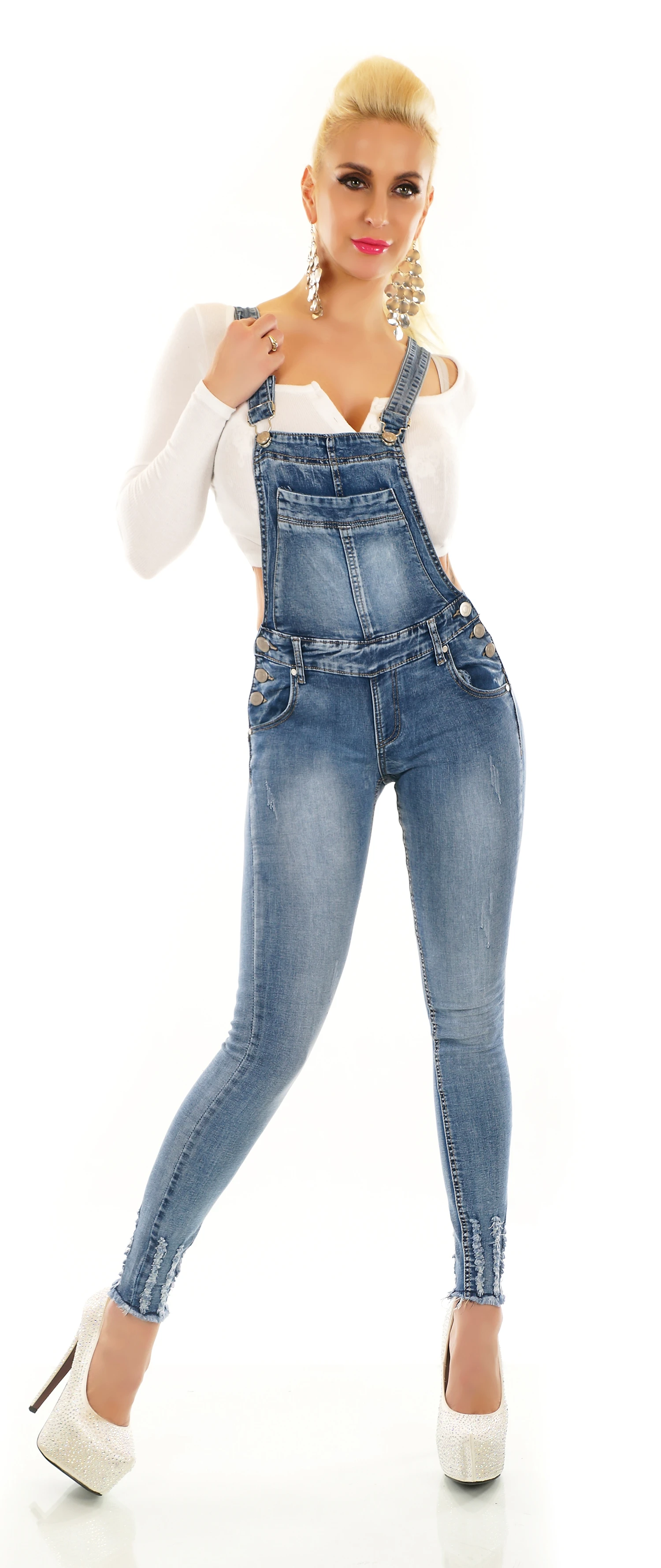 Basic Jeans im Latzhosen-Style mit Used-Akzente