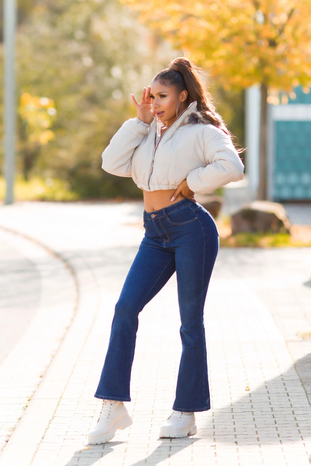 Basic High Waist Jeans mit Schlag