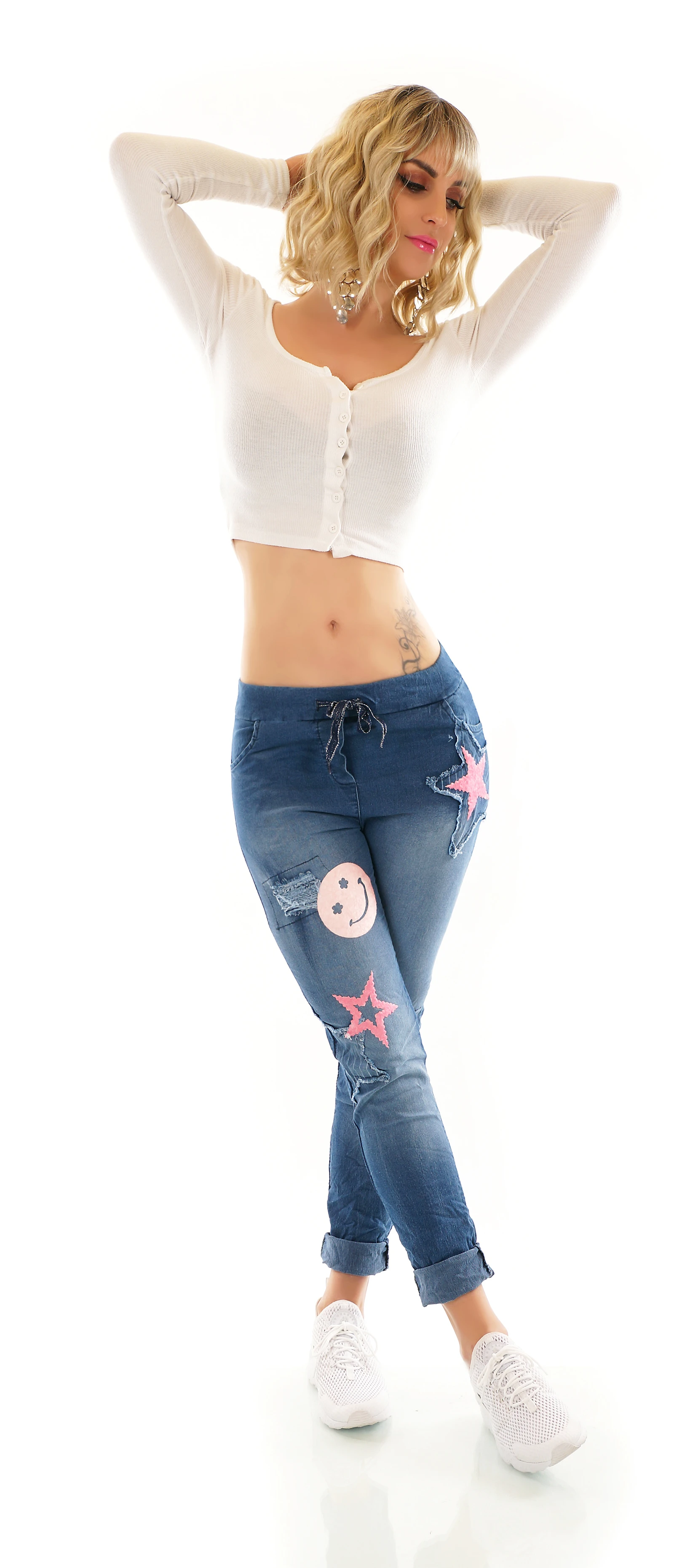 Lange Stretch Hose Chino im Used Jeans Look mit Smiley und Stern Aufnäher