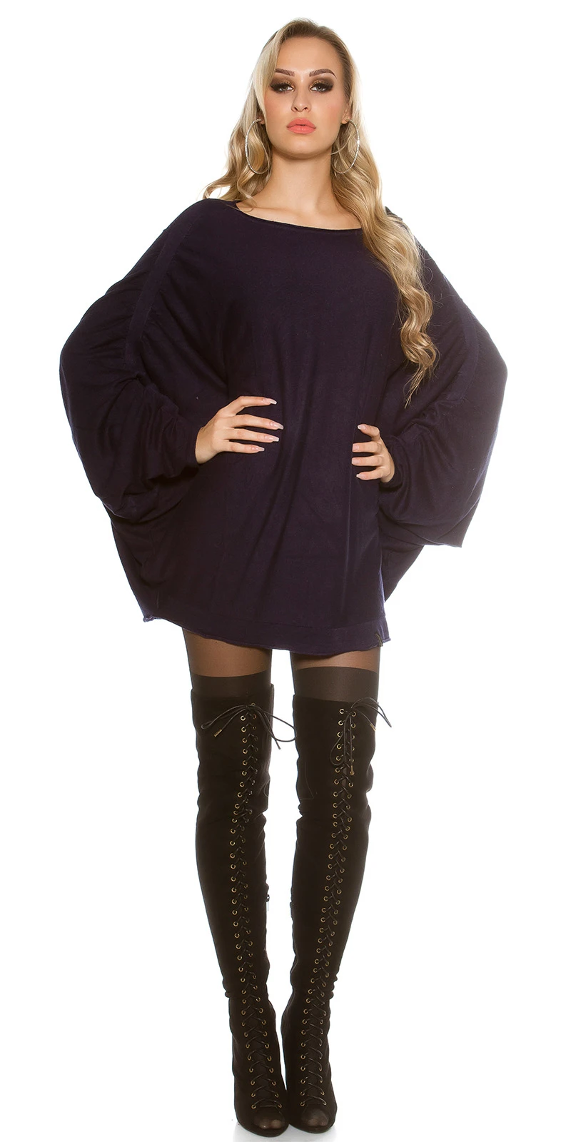 Extravaganter Oversize-Longpulli mit XL-Fledermaus-Ärmel