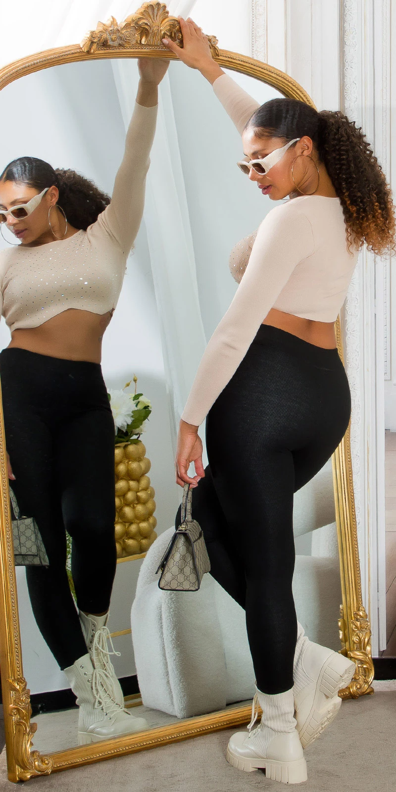 Sportliche Highwaist-Leggings aus gefüttertem Stretch-Material mit modernem geripptem Design und figurschmeichelnden Nähten